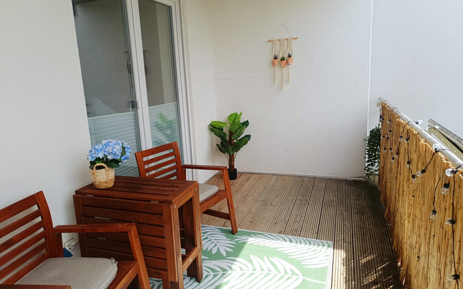 Erholsame Stunden auf dem Balkon mit traumhafter Aussicht von der Ferienwohnung Arnsberg